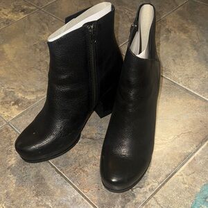 Kork-Ease Elegant Black Leather Ankle Boots